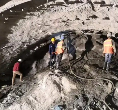 蓬江拱顶带模注浆料的施工流程及注意事项